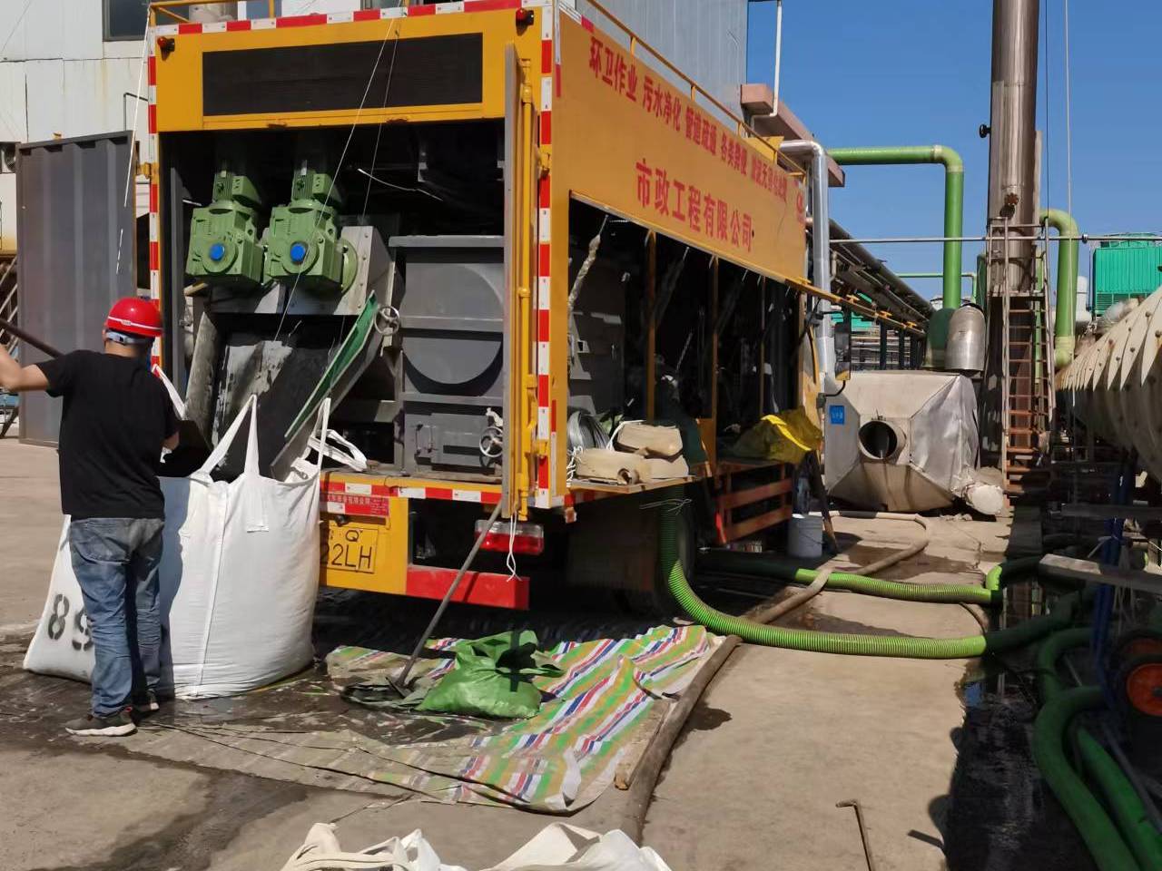 大连淤泥压干处理